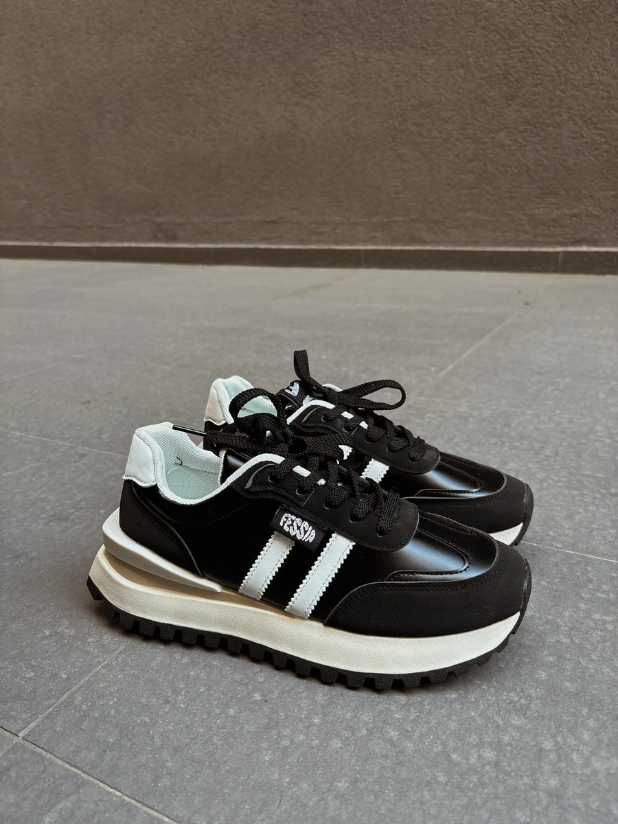 SPORTY SNEAKERS BLACK