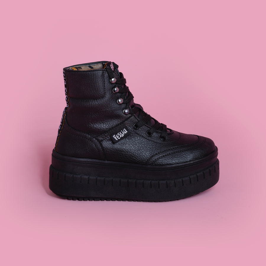 Funky Boot Black